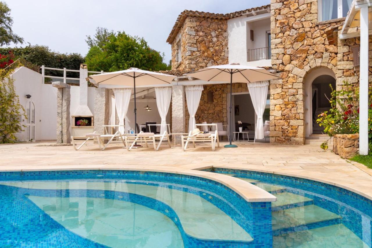 Villa Ginestra Con Piscina E Giardino Privato A 500 Mt Dal Mare กัสเตียดาส ภายนอก รูปภาพ