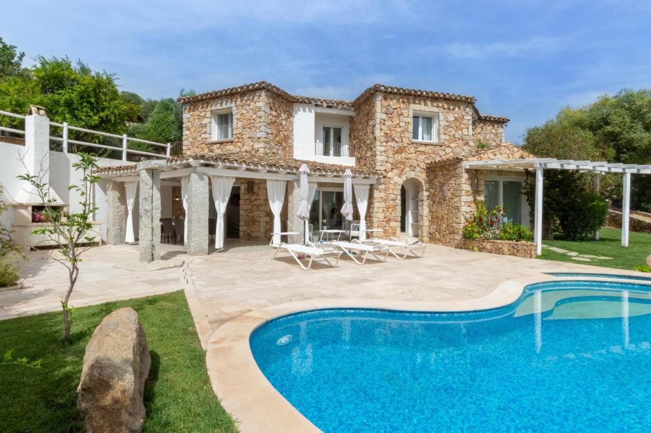 Villa Ginestra Con Piscina E Giardino Privato A 500 Mt Dal Mare กัสเตียดาส ภายนอก รูปภาพ