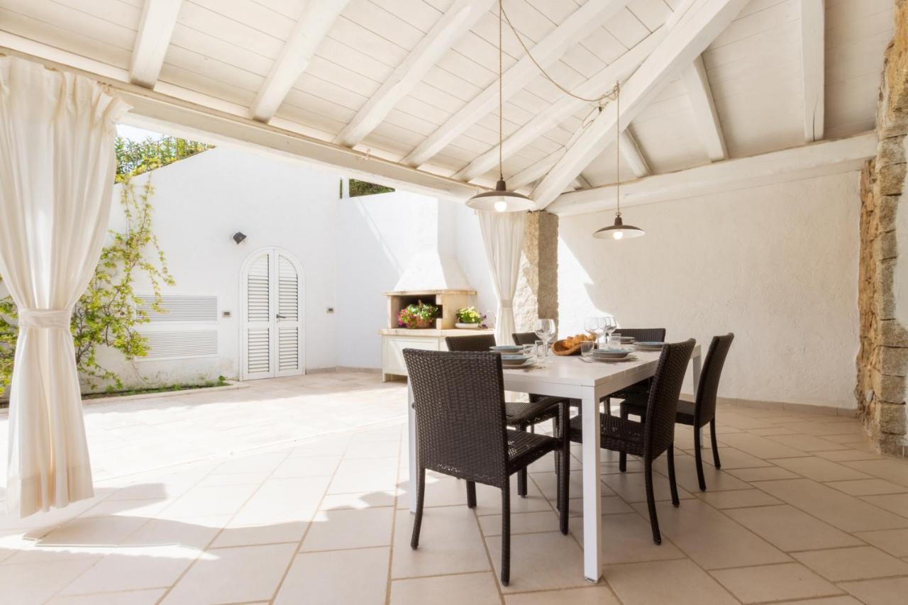 Villa Ginestra Con Piscina E Giardino Privato A 500 Mt Dal Mare กัสเตียดาส ภายนอก รูปภาพ