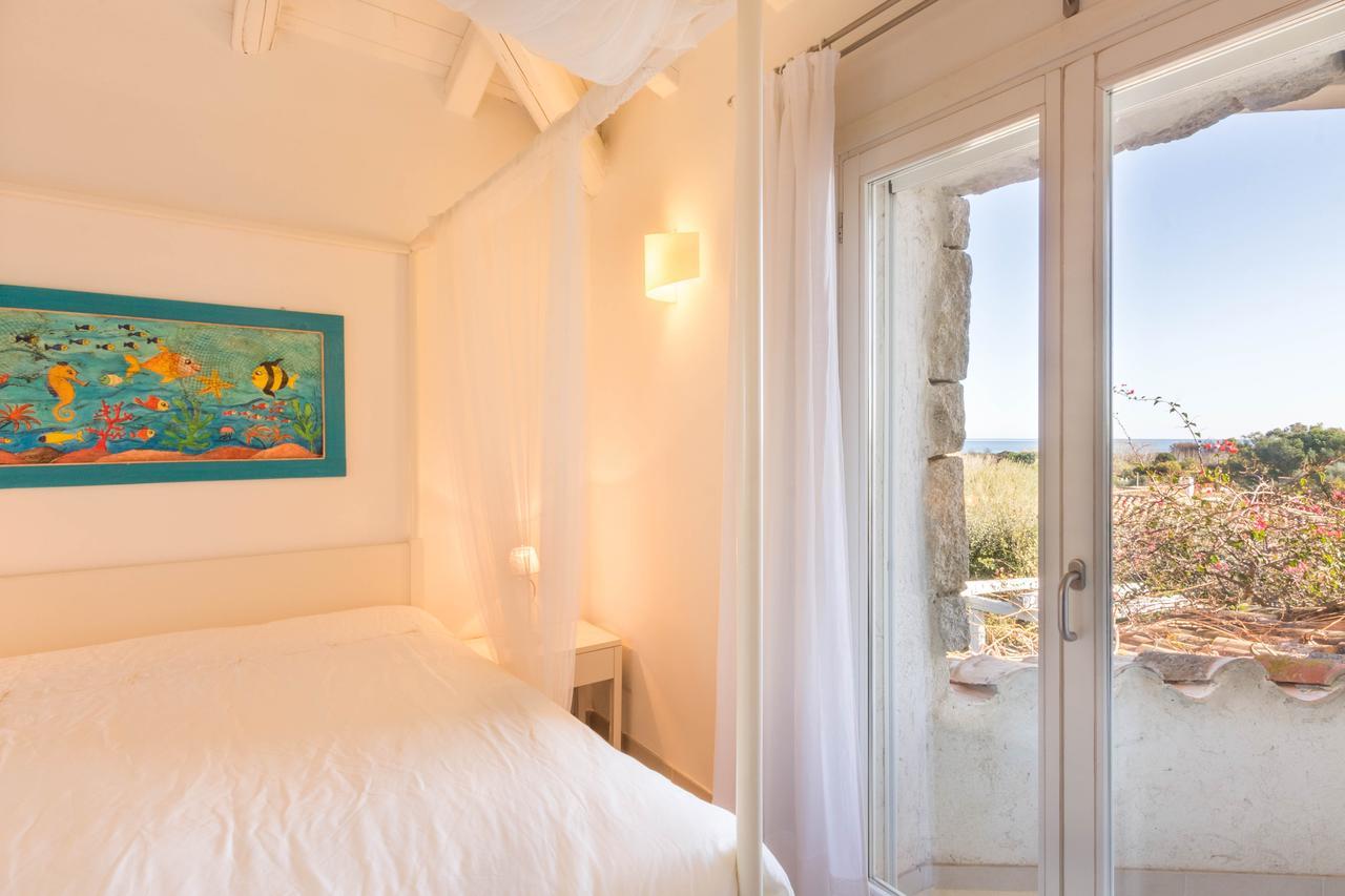 Villa Ginestra Con Piscina E Giardino Privato A 500 Mt Dal Mare กัสเตียดาส ภายนอก รูปภาพ